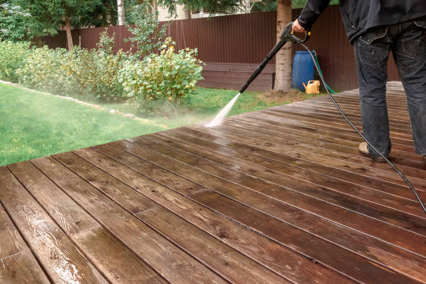 Best Patio and Deck Pressure Washing  in La Crescenta Montrose, CA